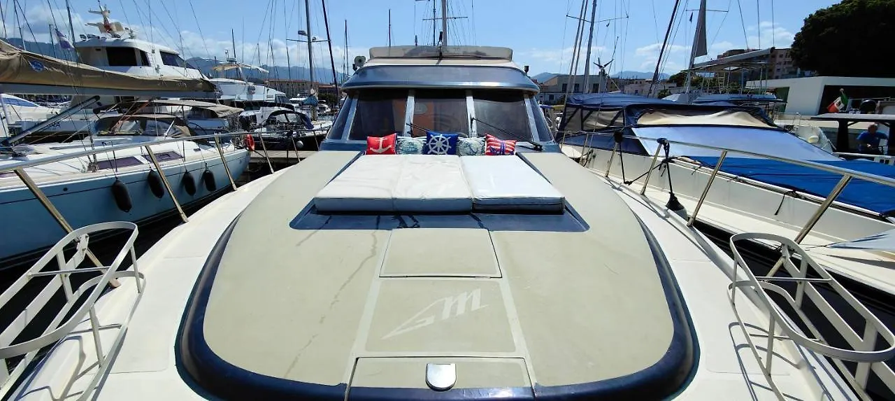 Botel Panaby - House Boat Hotel Palermo