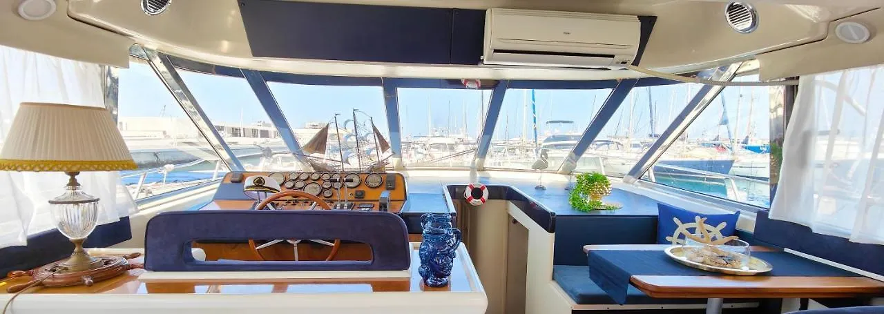 Panaby - House Boat Hotel Palermo Botel