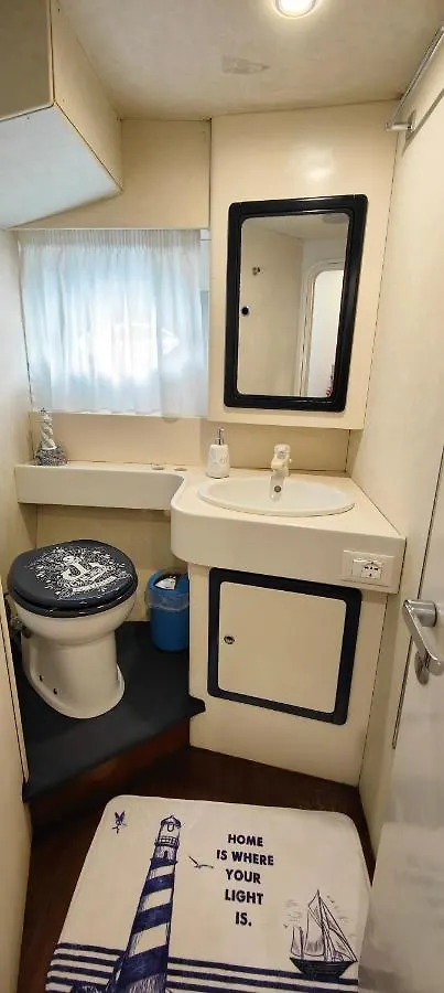 Panaby - House Boat Hotel Palermo