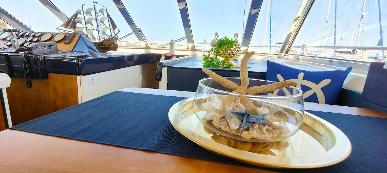 Botel Panaby - House Boat Hotel Palermo Italy