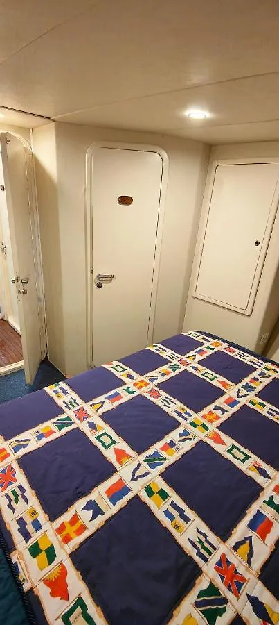 Panaby - House Boat Hotel Palermo Botel