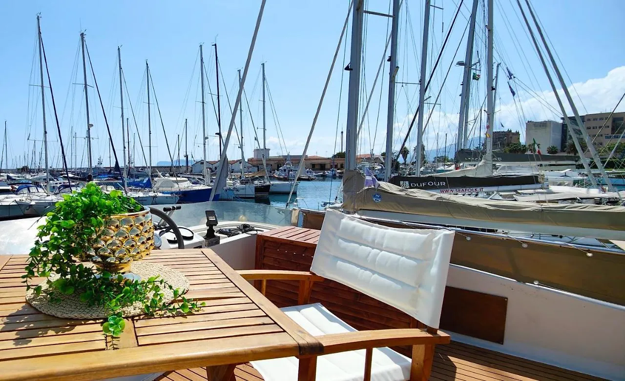 Botel Panaby - House Boat Hotel Palermo Italy