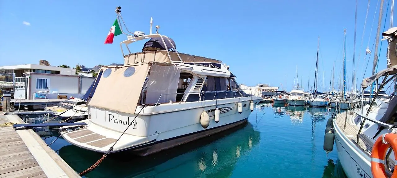 Botel Panaby - House Boat Hotel Palermo