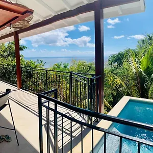  Hébergement de vacances Magnifique Bauhinia, Piscine Vue Martinique