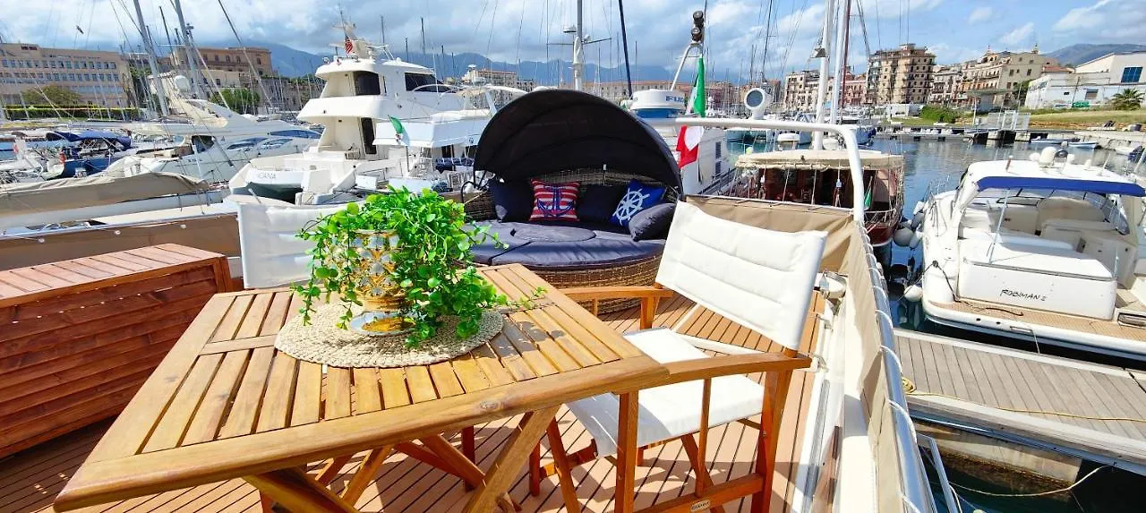 Bateau-hôtel Hotel Panaby - House Boat à Palerme Italie